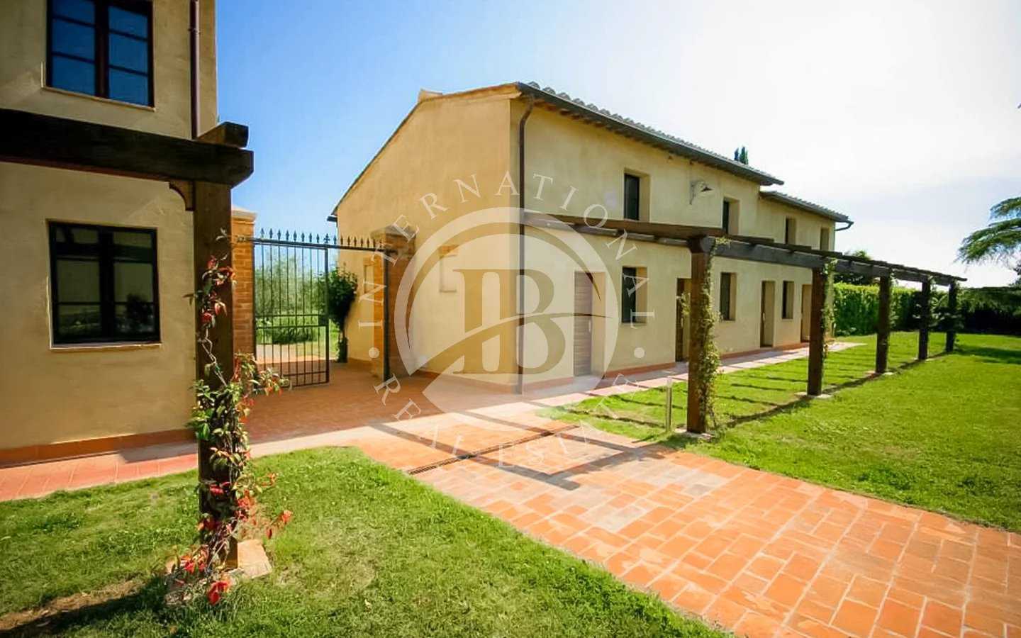 Talo sisään Castelnuovo Berardenga, Tuscany 12520740