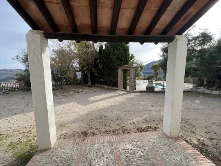 Будинок в Zahara de la Sierra, Andalusia 12520821