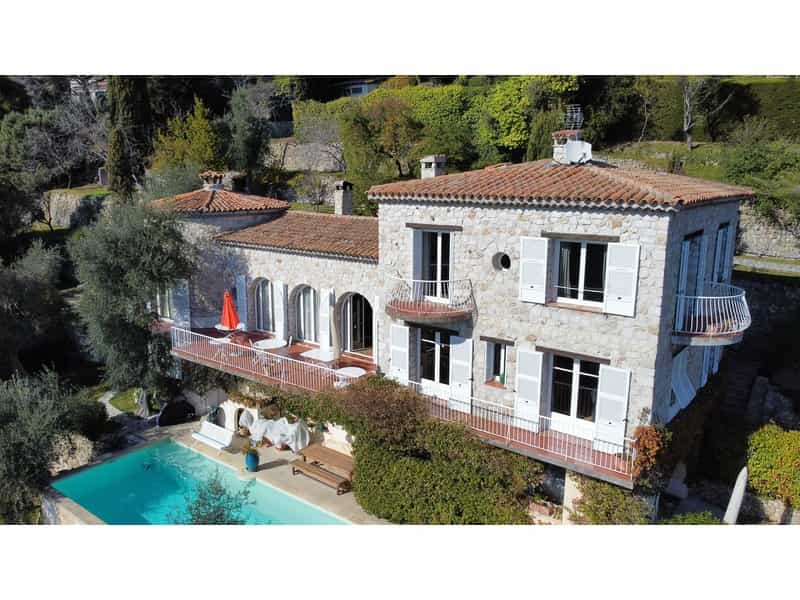 House in Eze, Provence-Alpes-Cote d'Azur 12520836