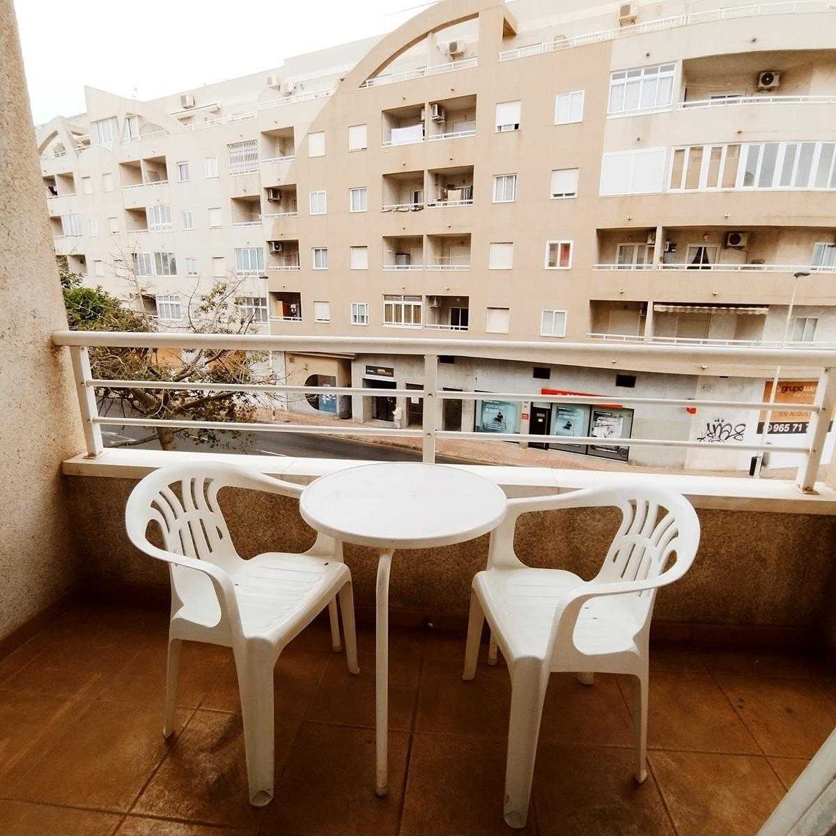 Condominium in Torrevieja, Comunidad Valenciana 12521006