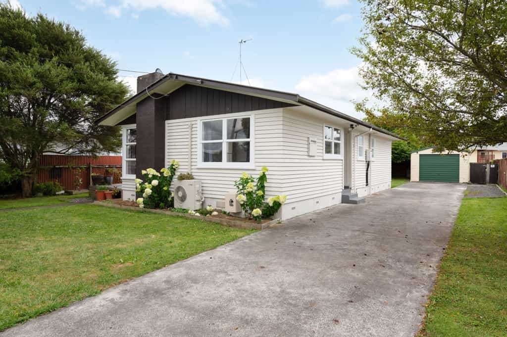 Condominium in Hamilton, Waikato 12523350