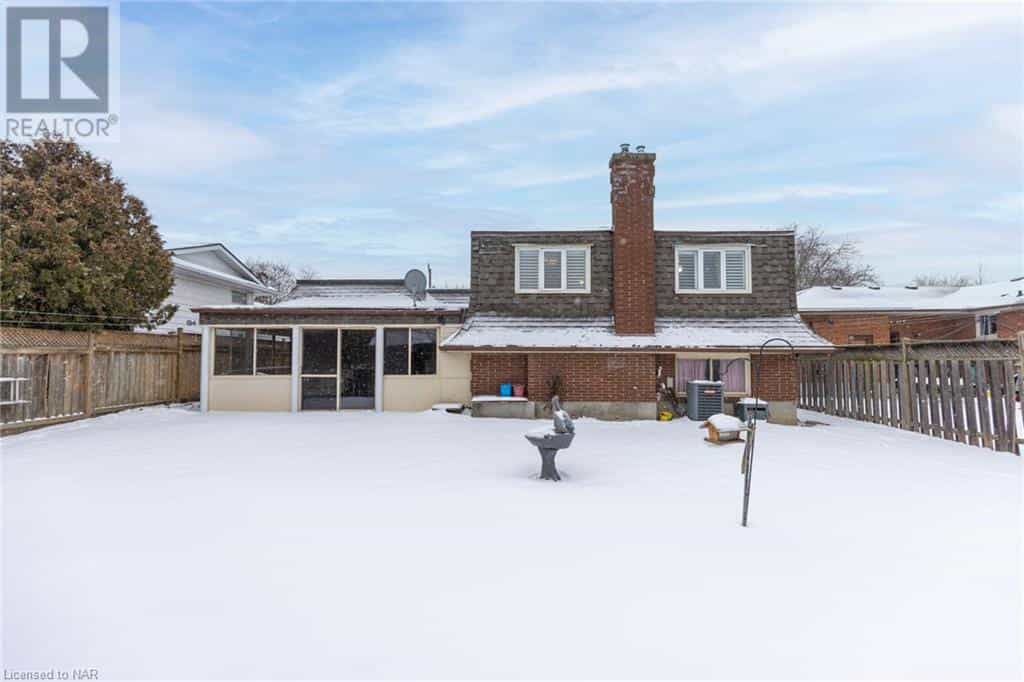 House in St. Catharines, Ontario 12523431
