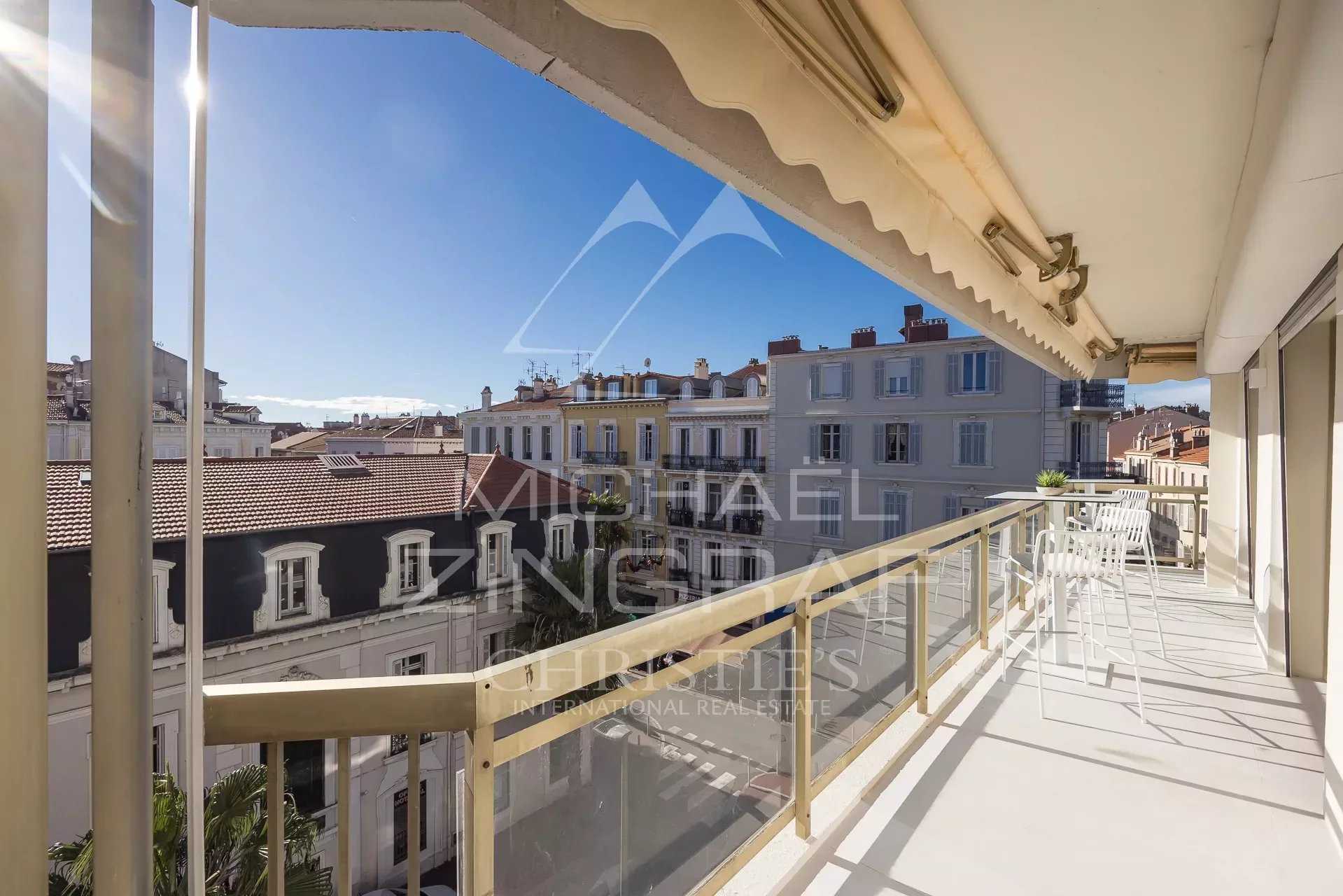 Condominium in Cannes, Provence-Alpes-Côte d'Azur 12523440
