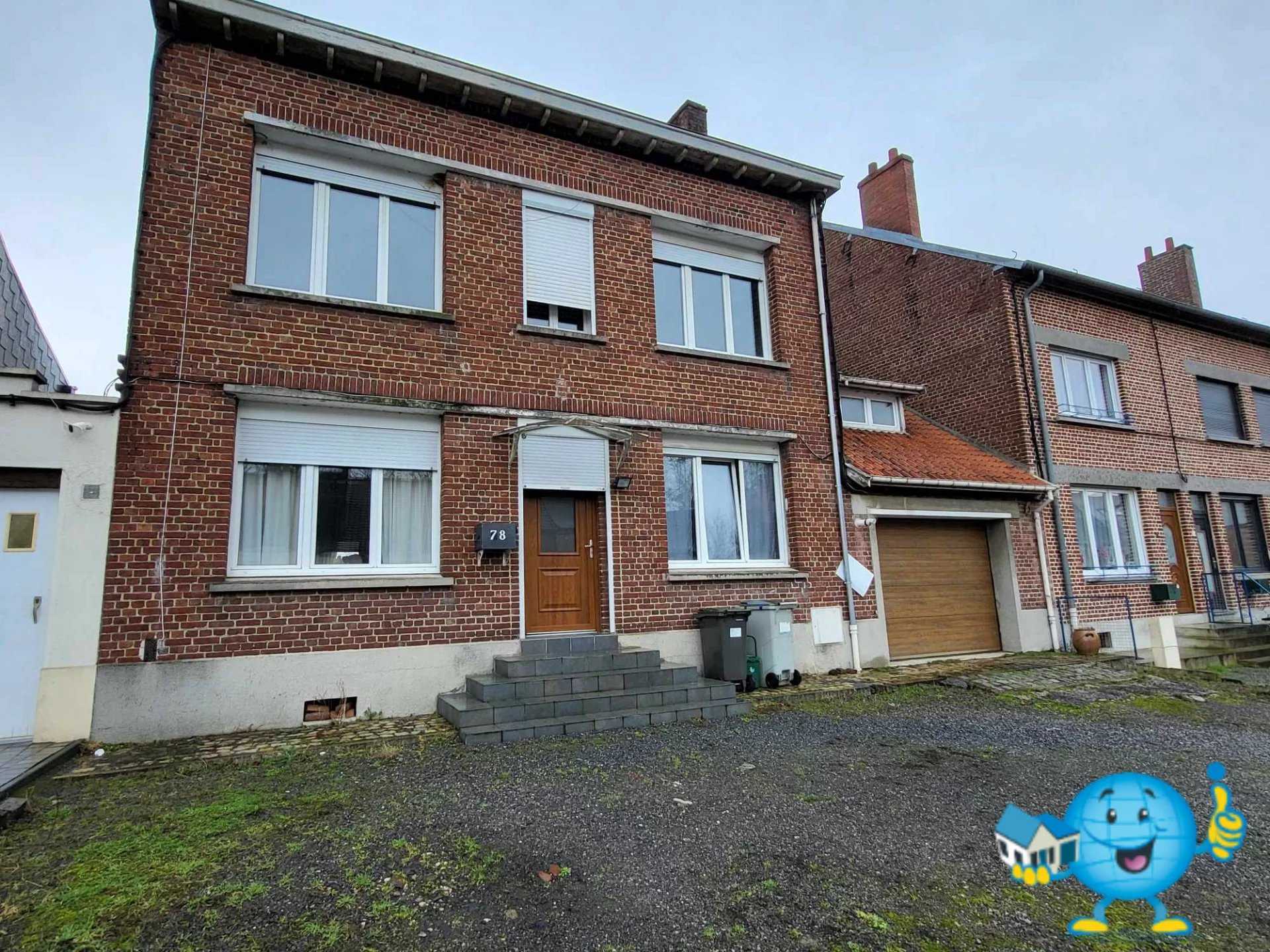 Residential in Pont-sur-Sambre, Nord 12523456