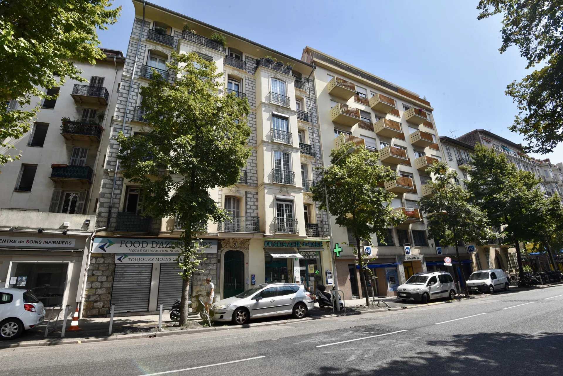 Condominium in Leuk, Provence-Alpes-Côte d'Azur 12523483