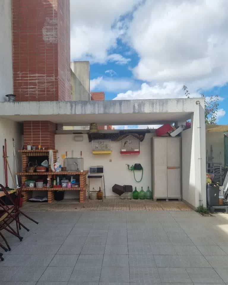 Casa nel Pinhal Novo, Rua José Cardoso Pires 12523893