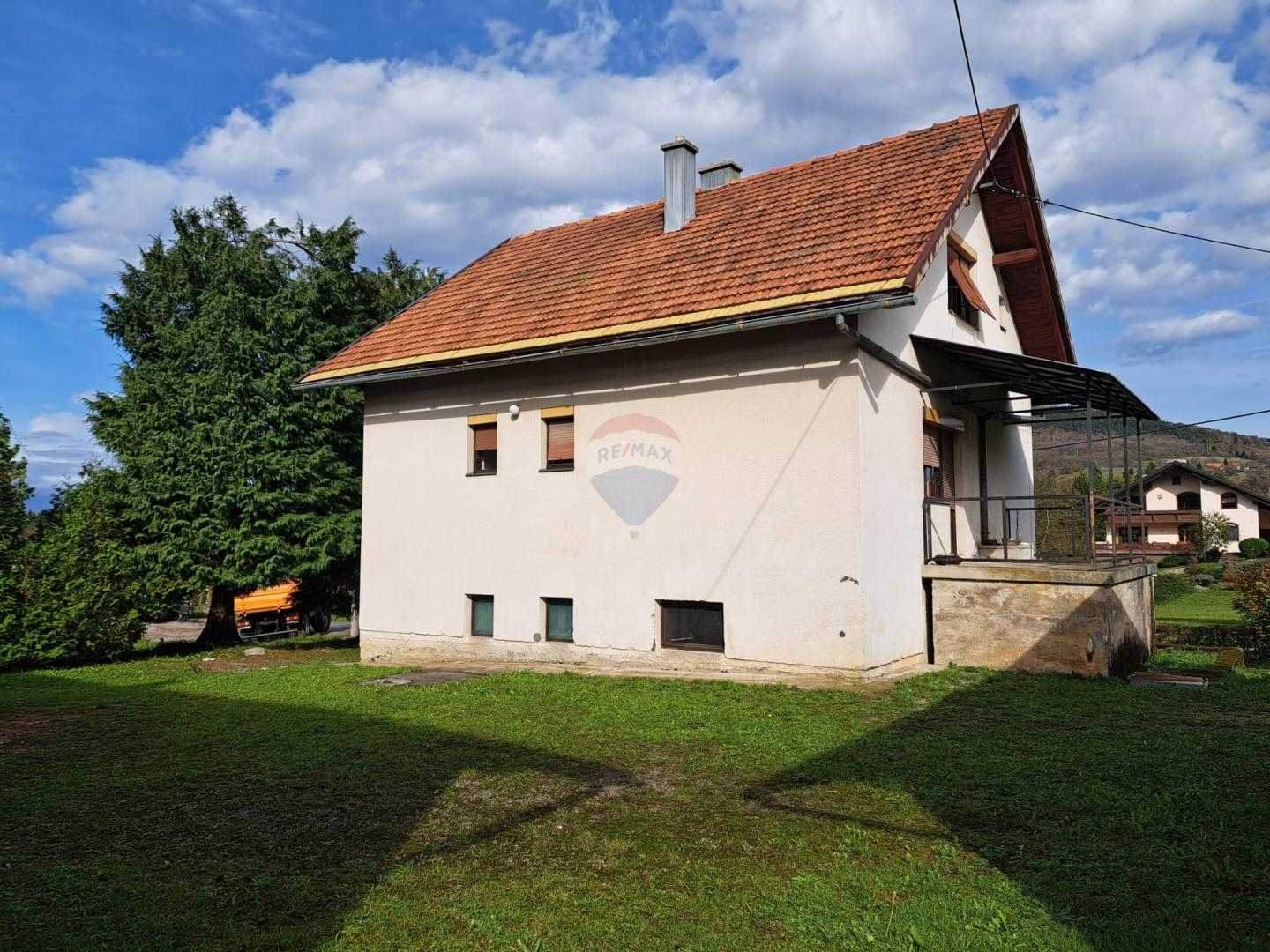 房子 在 Vrbovsko, Primorsko-goranska županija 12524587