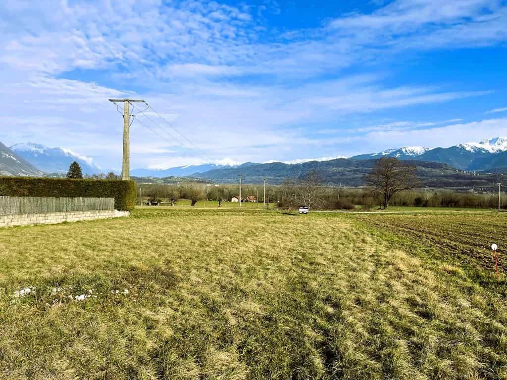 Tanah dalam La Cuillère, Auvergne-Rhone-Alpes 12524615