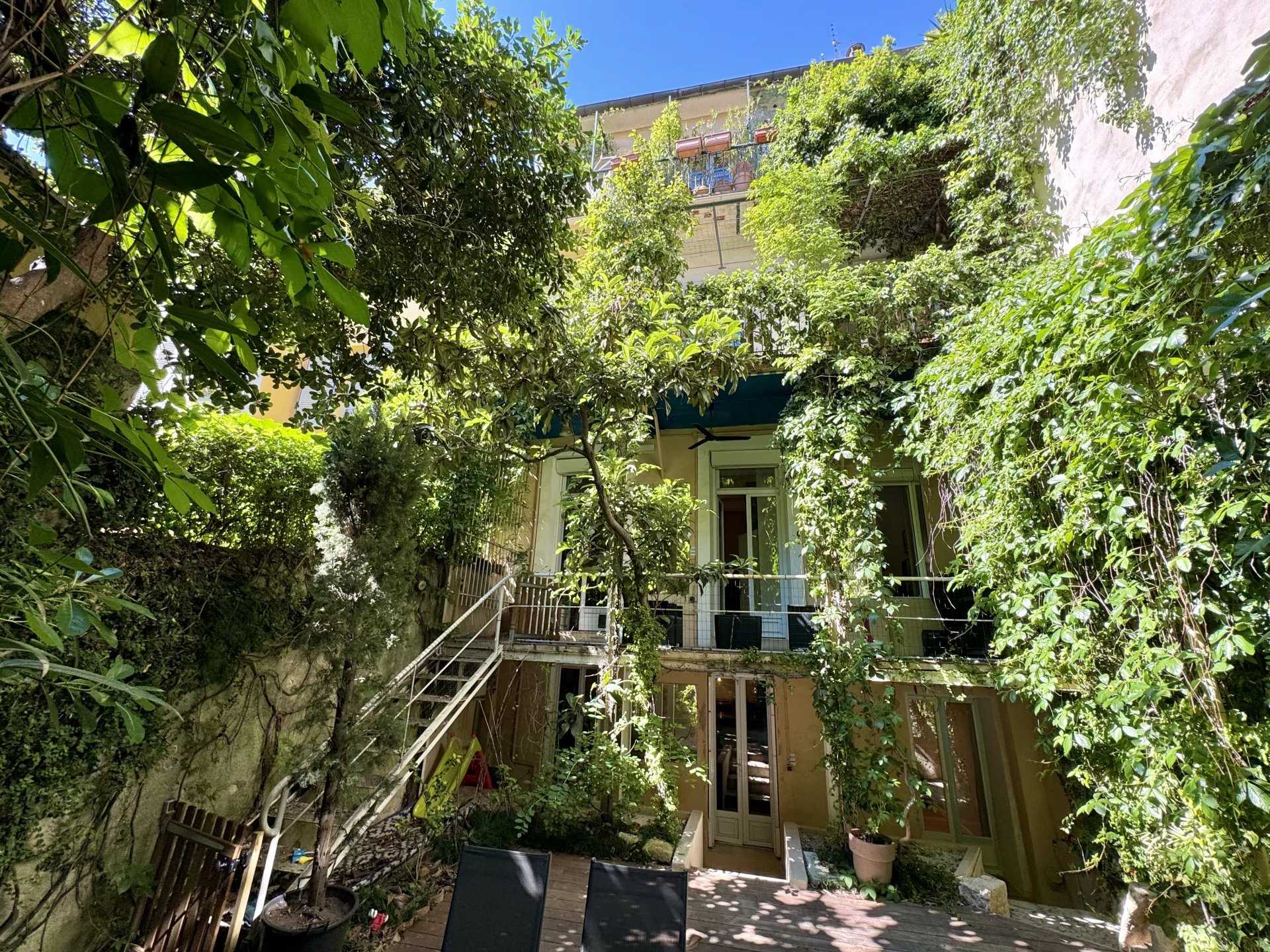 Condominium in Aix-en-Provence, Bouches-du-Rhône 12524642