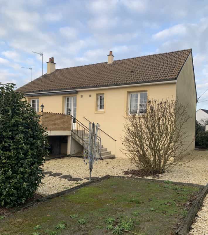 House in Aron, Pays de la Loire 12525392