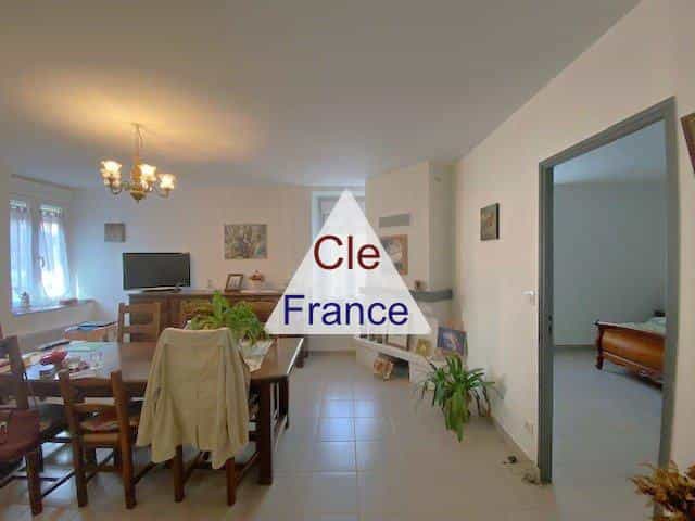 House in Saint-Martin-sur-Ocre, Centre-Val de Loire 12525435