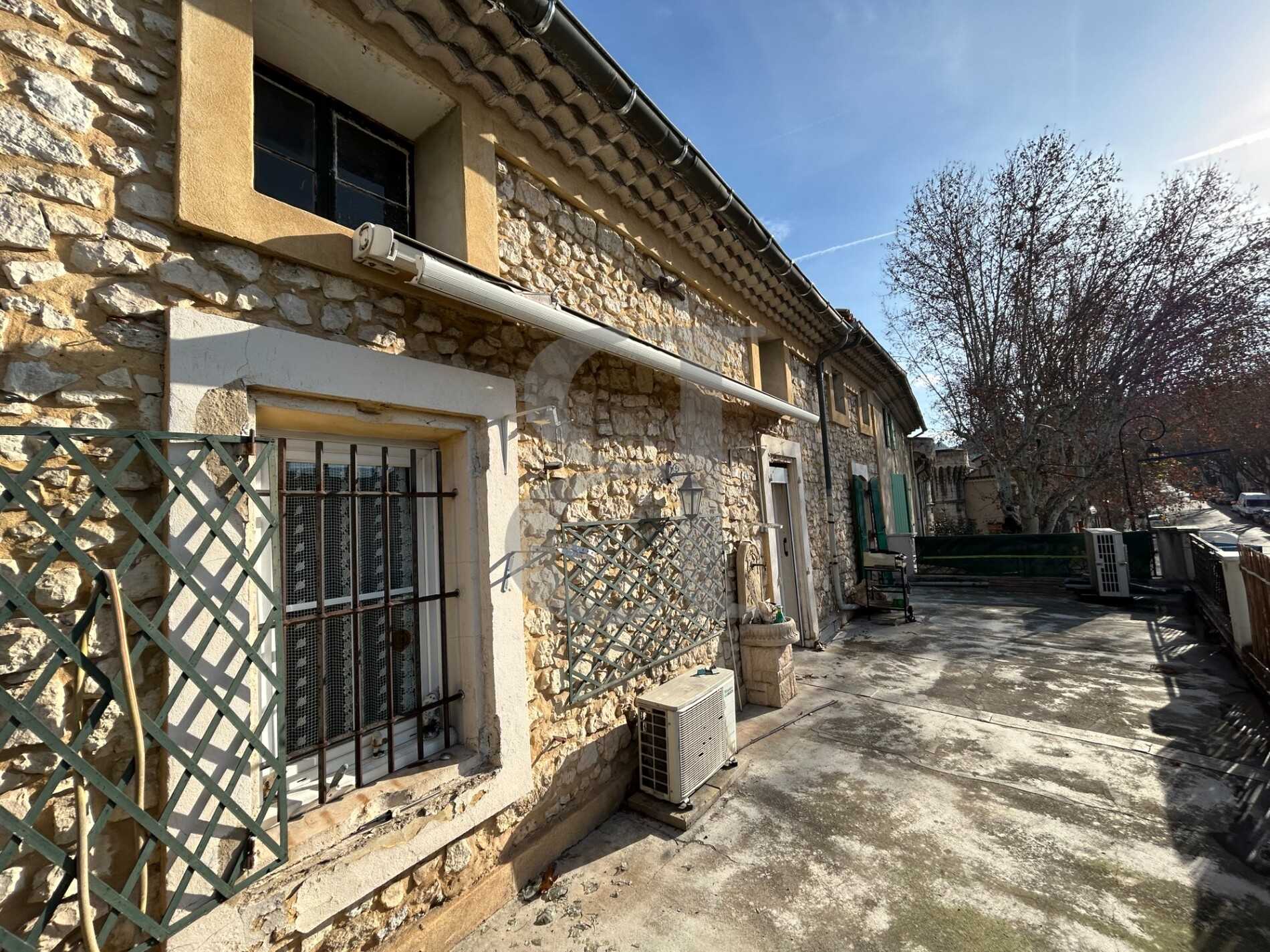 casa no Pernes-lès-Fontaines, Provença-Alpes-Costa Azul 12525638
