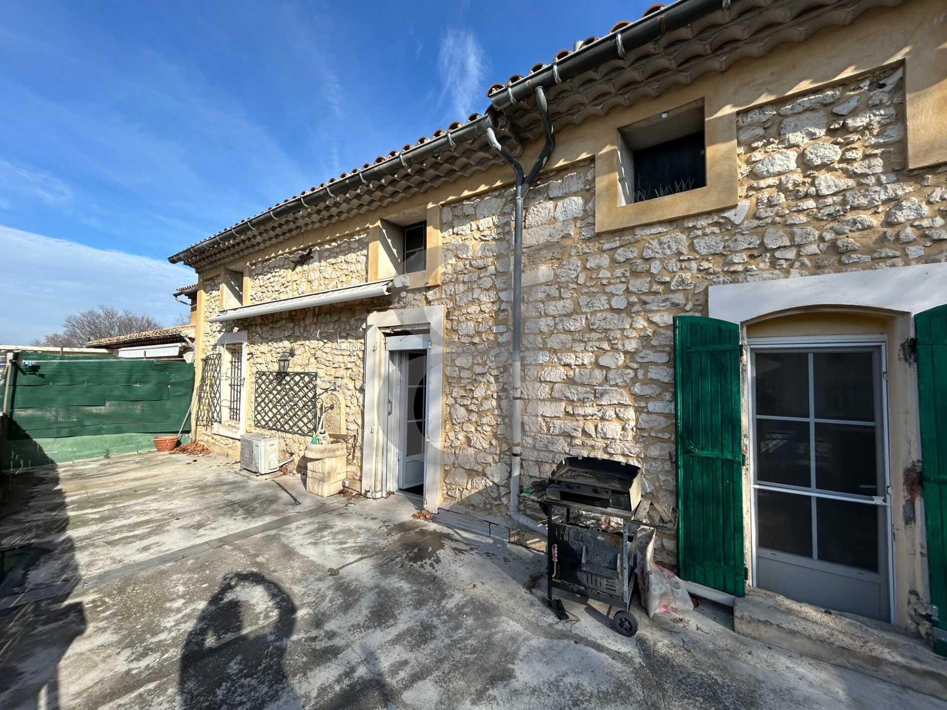 casa no Pernes-lès-Fontaines, Provença-Alpes-Costa Azul 12525638