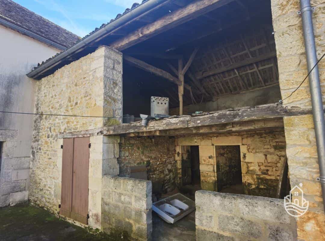 بيت في Thiviers, Nouvelle-Aquitaine 12525639