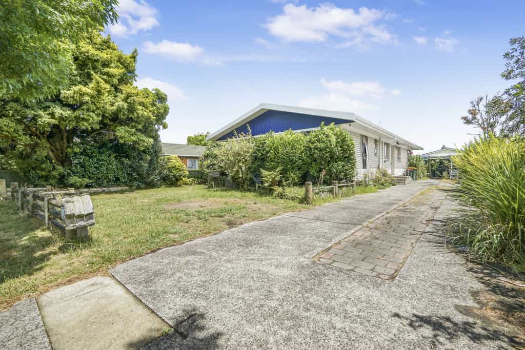 Condominium in Hamilton, Waikato 12527039