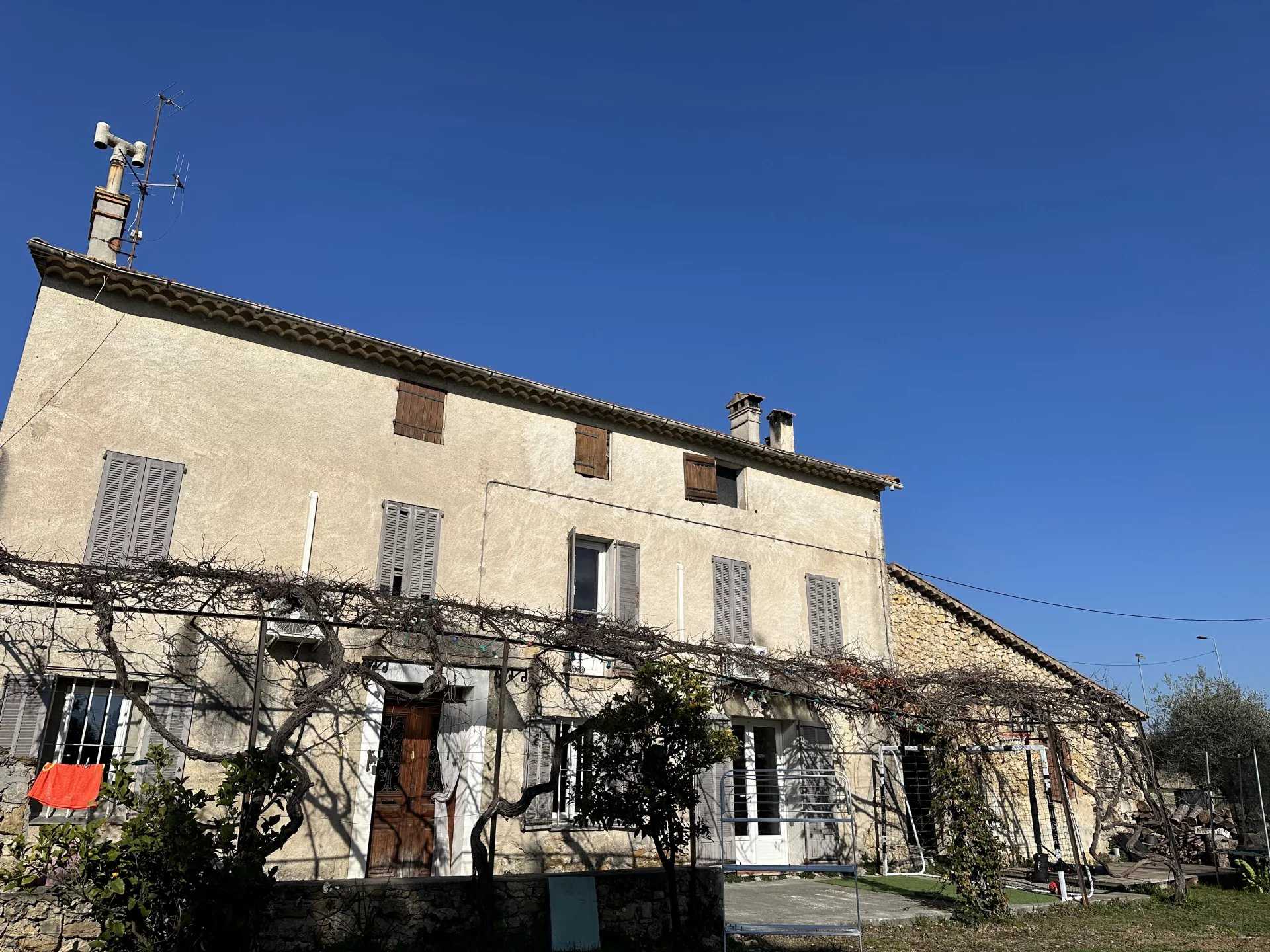 Commercial in Grasse, Alpes-Maritimes 12527205