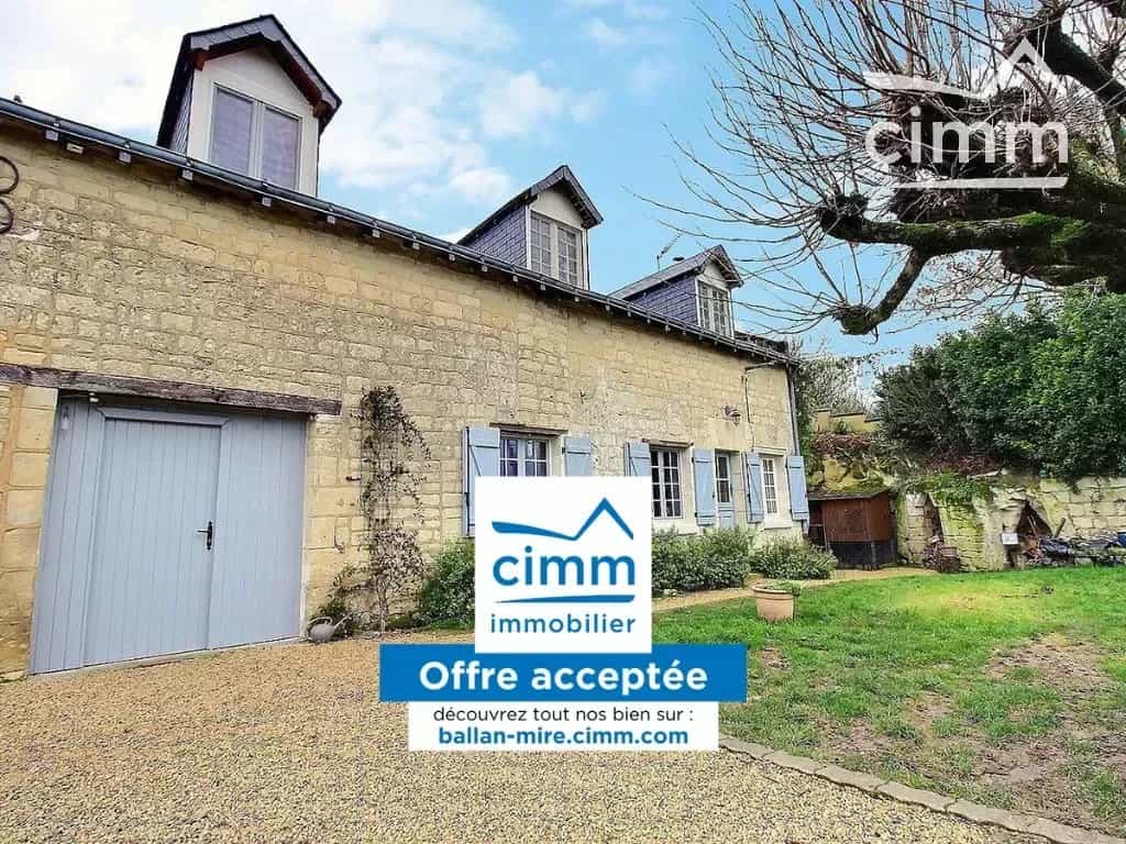 Residential in La Roche-Clermault, Indre-et-Loire 12527229