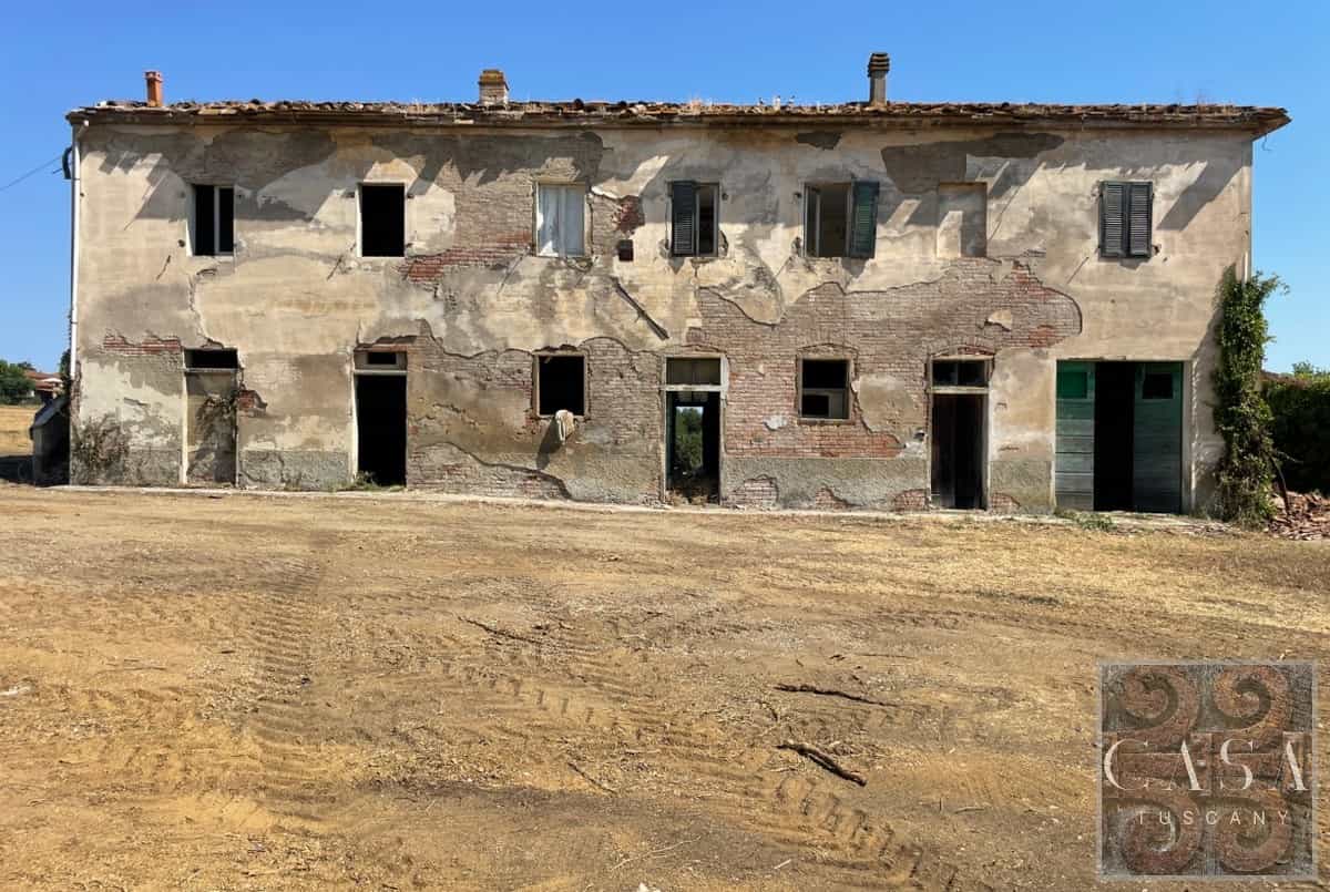 بيت في Capannoli, Tuscany 12528471