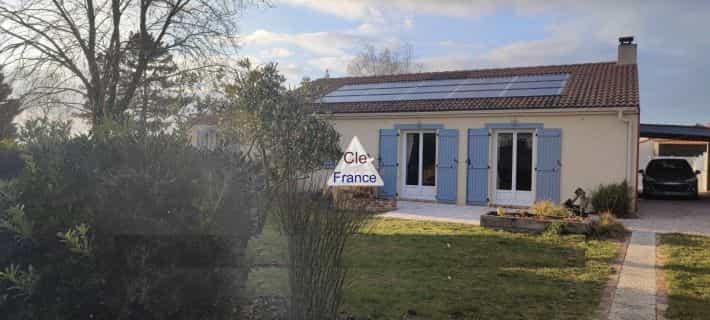 σπίτι σε Le Landreau, Pays de la Loire 12528502