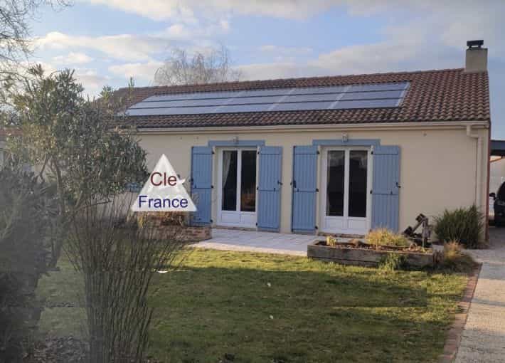 House in Le Landreau, Pays de la Loire 12528502