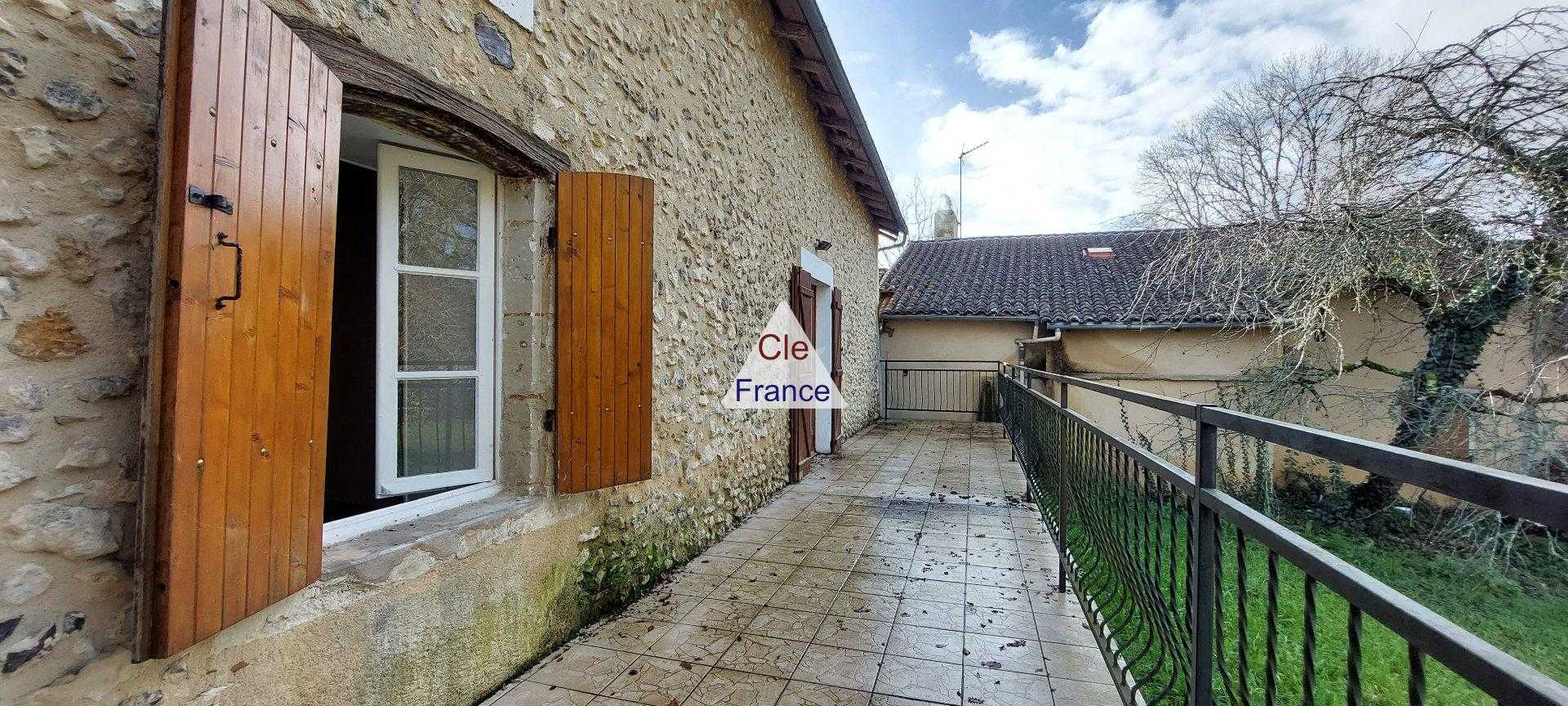 House in Montrem, Nouvelle-Aquitaine 12528543