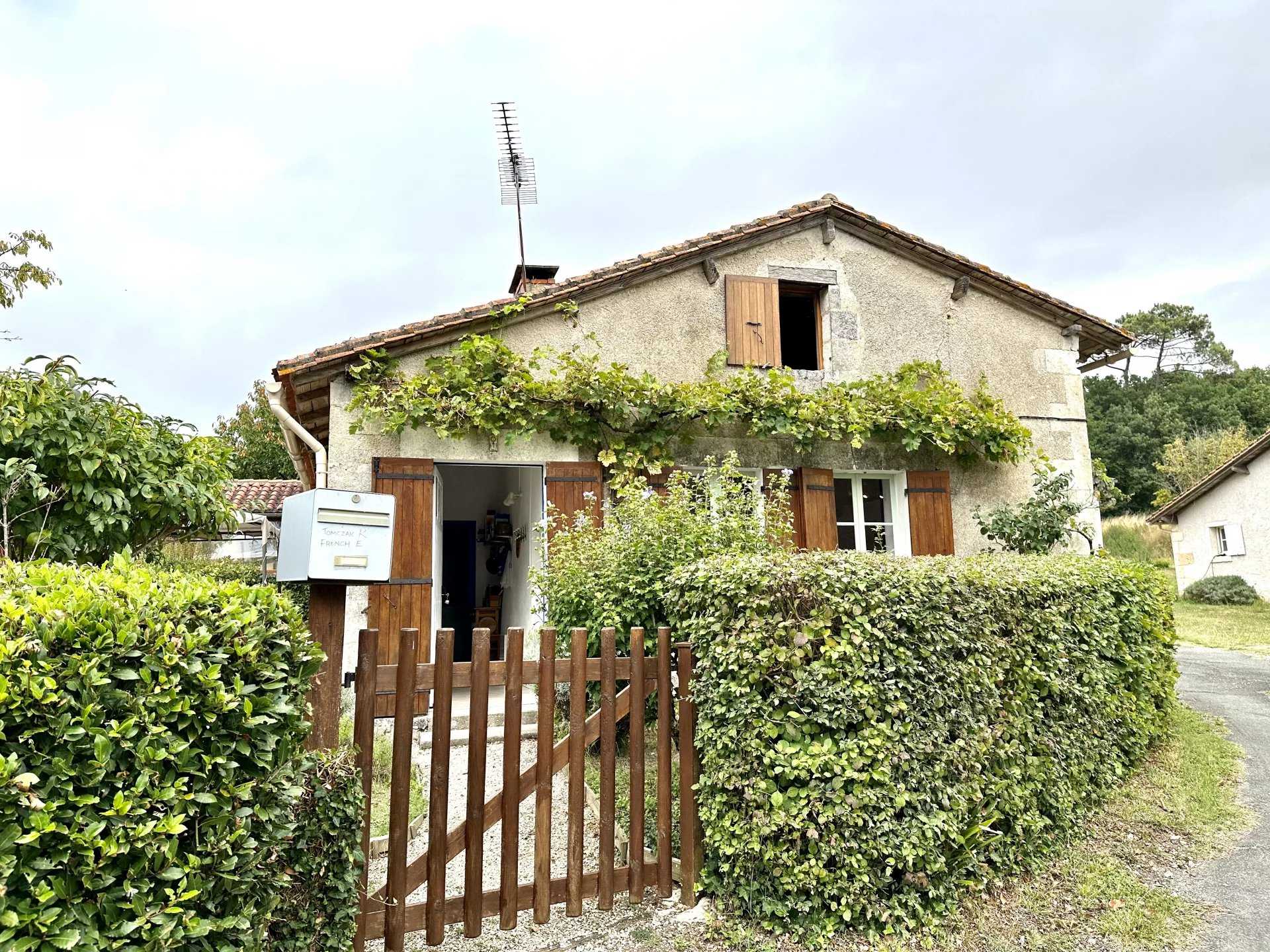 rumah dalam Saint-Privat-des-Pres, Nouvelle-Aquitaine 12528788