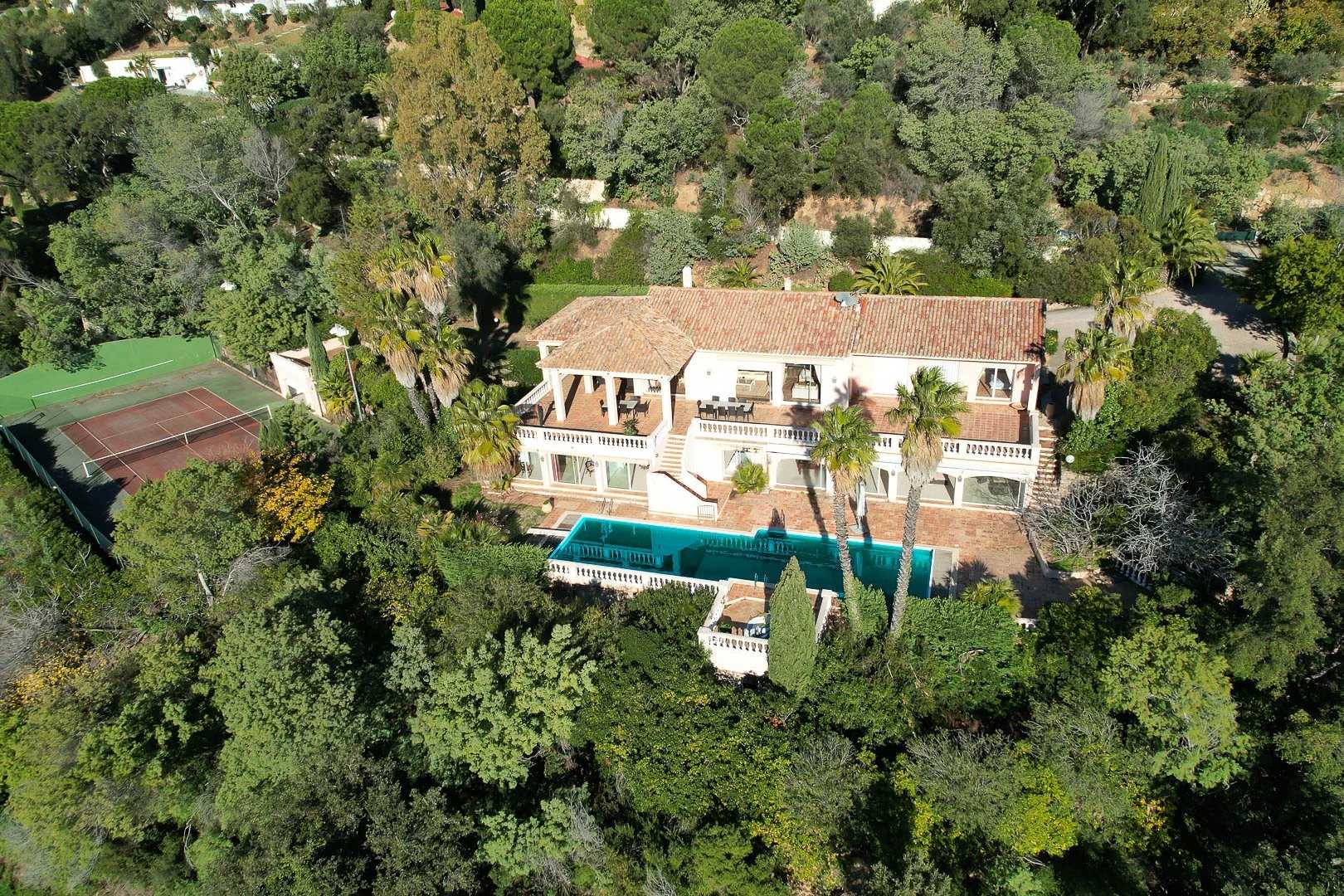 Будинок в Grimaud, Provence-Alpes-Côte d'Azur 12529230