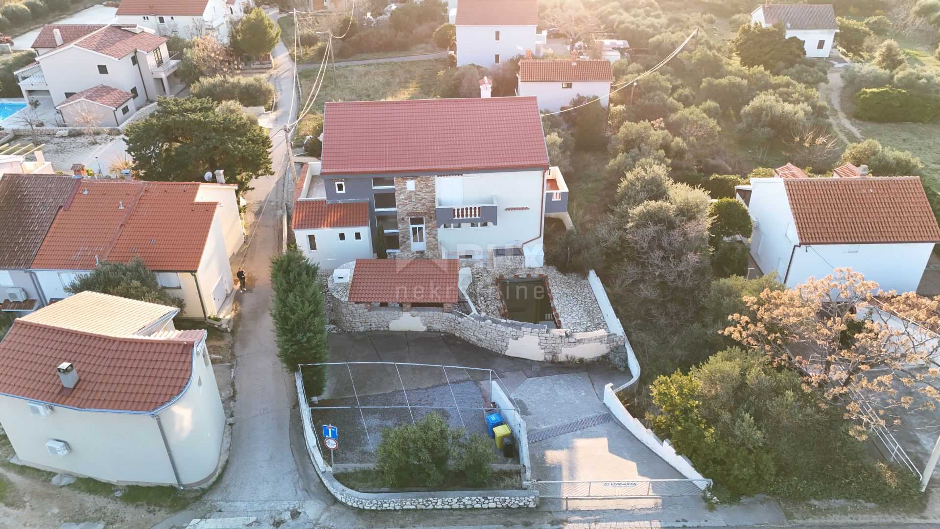 Condominium in Rab, Primorsko-Goranska Zupanija 12529407