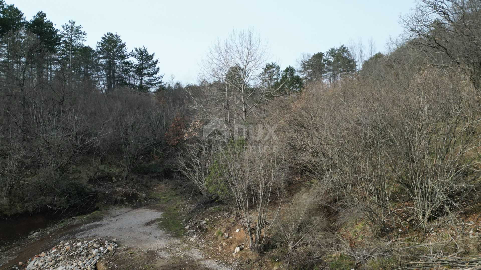 Земля в Klana, Primorsko-goranska županija 12529431