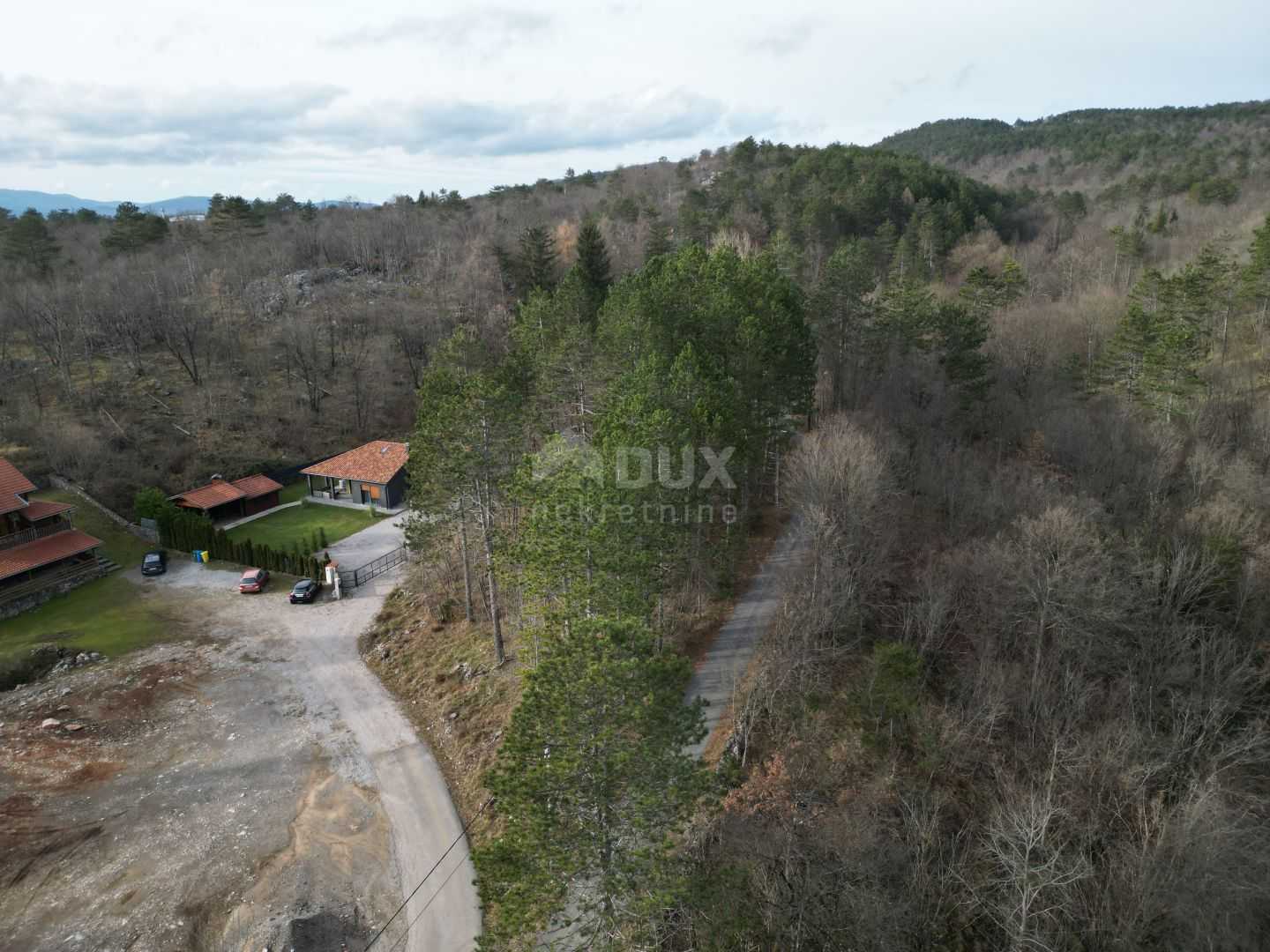 土地 在 Klana, Primorsko-Goranska Zupanija 12529431