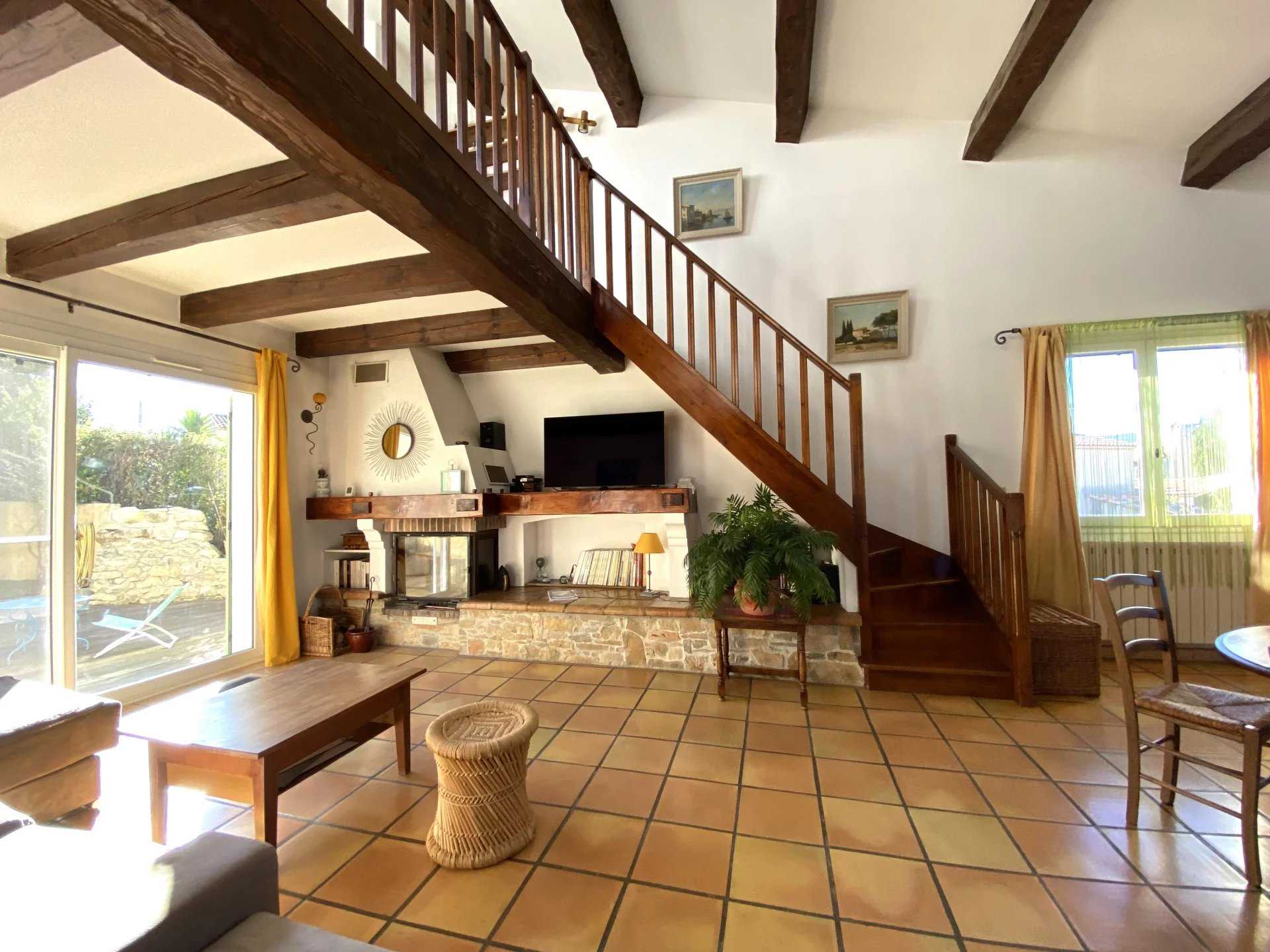بيت في La Ciotat, Provence-Alpes-Cote d'Azur 12529828