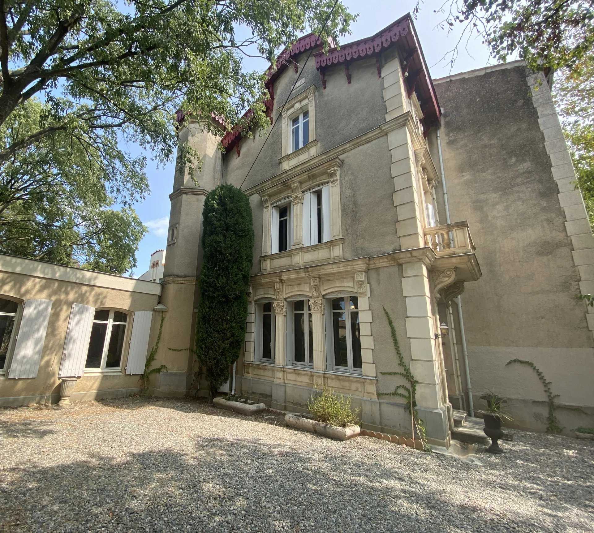 Hus i Fabrezan, Occitanie 12530008