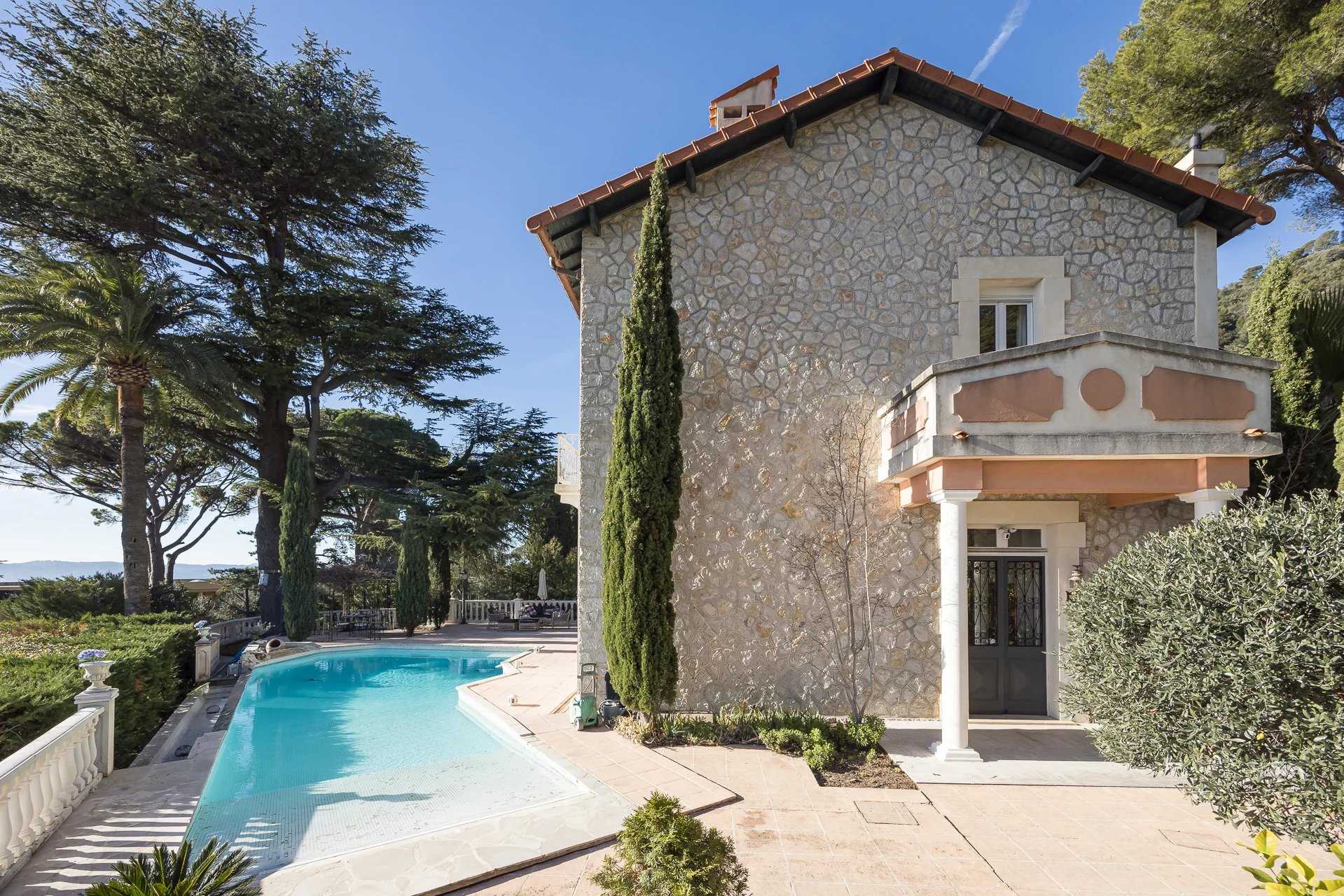 σπίτι σε Grasse, Provence-Alpes-Côte d'Azur 12530018