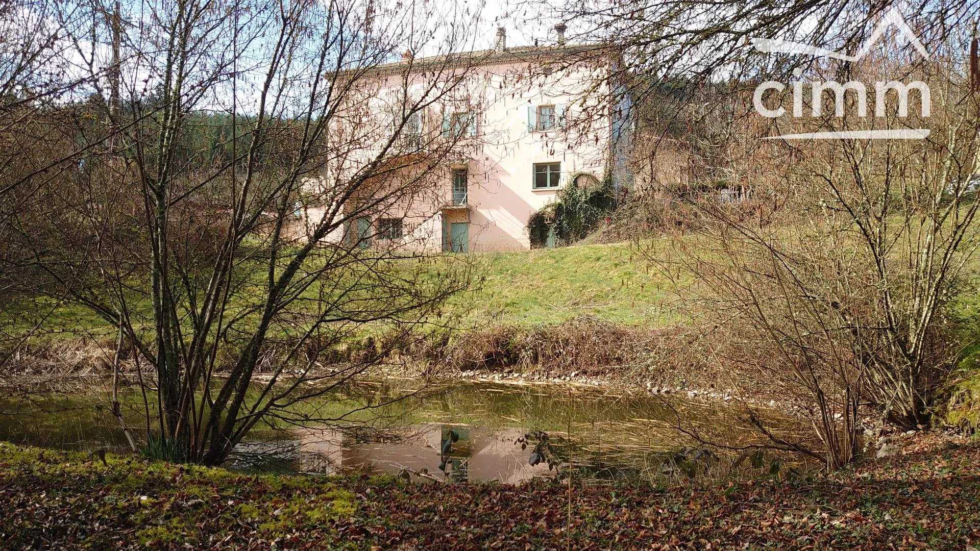 房子 在 Saint-Nizier-d'Azergues, Auvergne-Rhone-Alpes 12530691