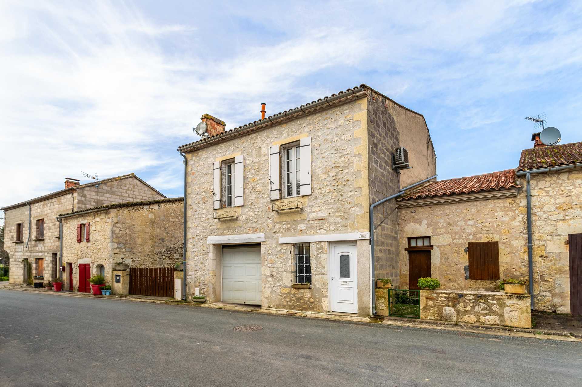 House in Engayrac, Nouvelle-Aquitaine 12531333