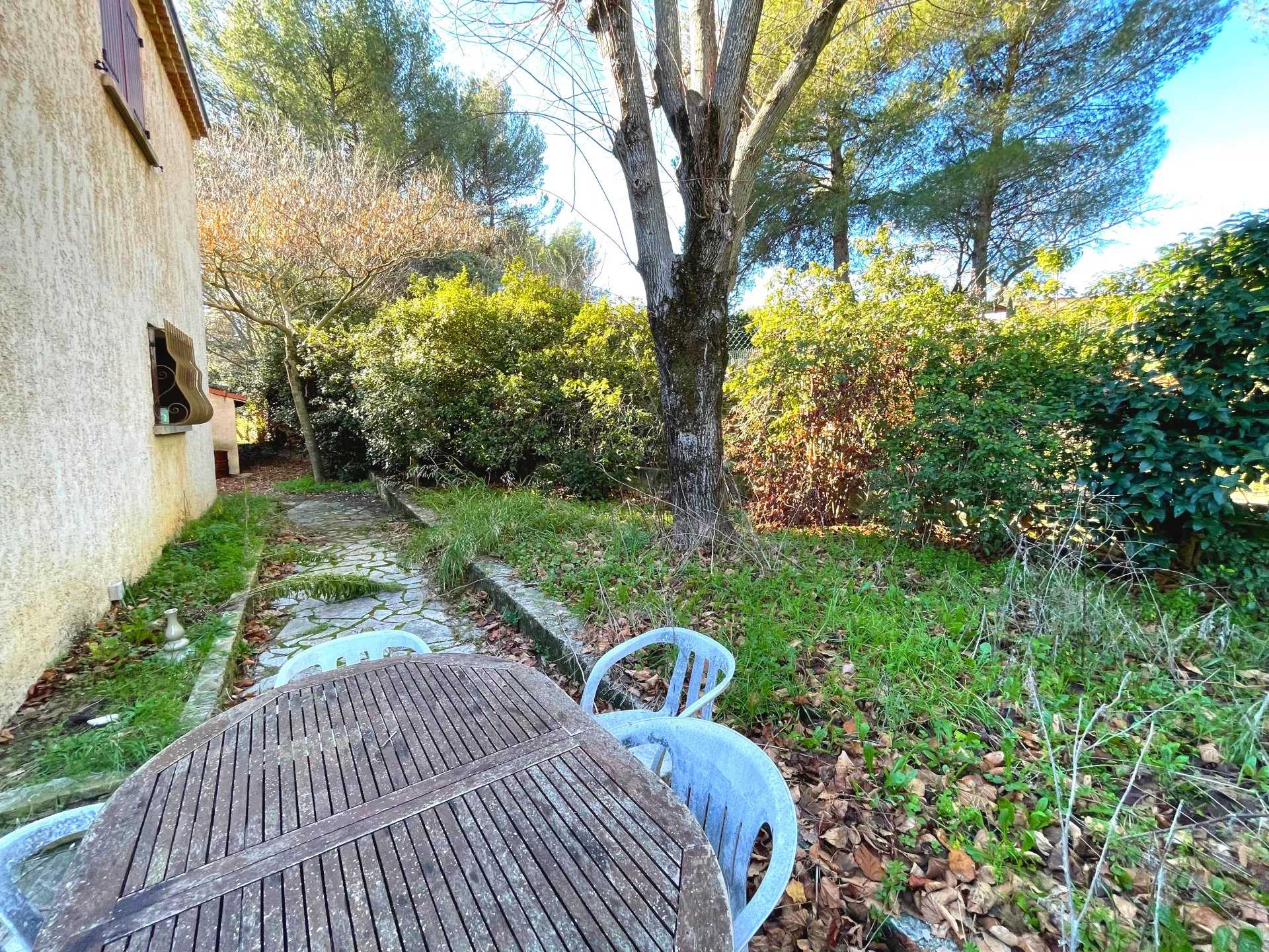 σπίτι σε Aubagne, Provence-Alpes-Cote d'Azur 12532047