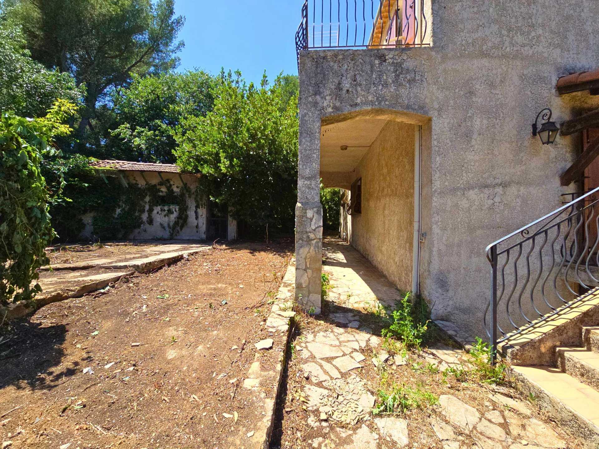 Hus i Aubagne, Provence-Alpes-Cote d'Azur 12532047