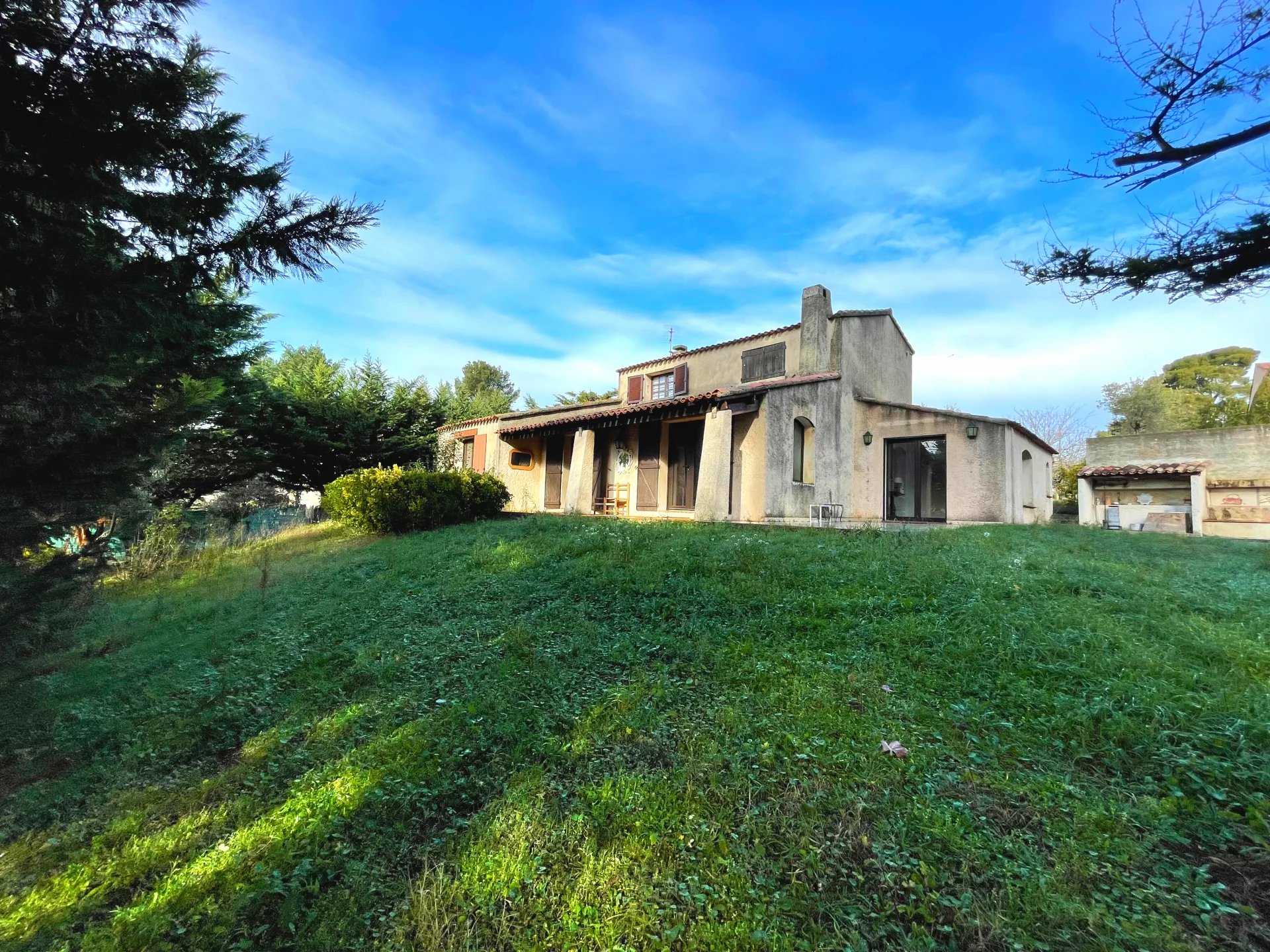 σπίτι σε Aubagne, Provence-Alpes-Cote d'Azur 12532049