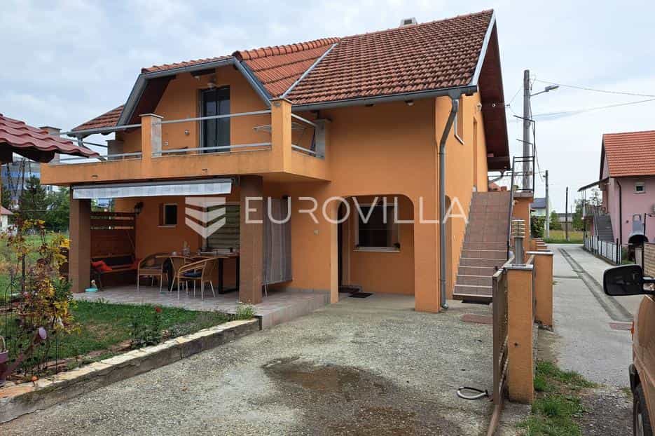 σπίτι σε Gornji Cehi, Zagreb, Grad 12532907