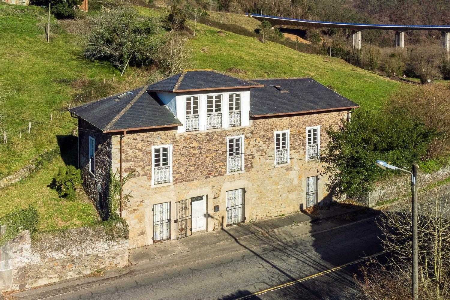 Rumah di Salas, Asturias 12533038