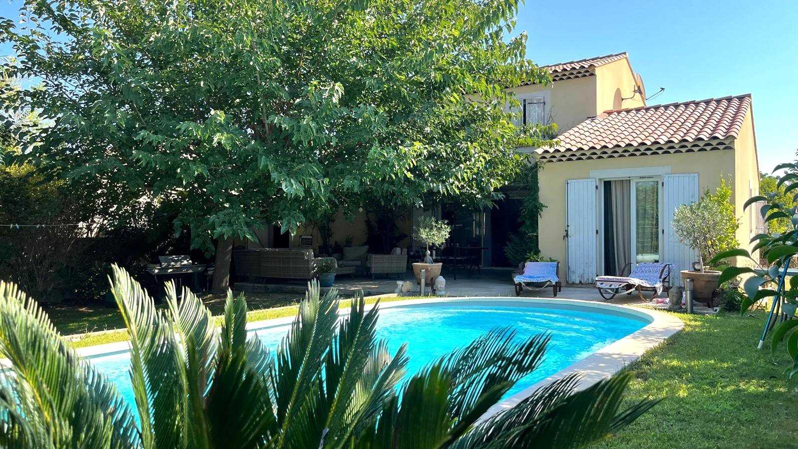 House in Istres, Provence-Alpes-Cote d'Azur 12533301