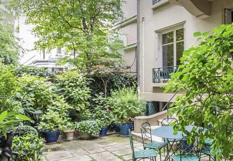 Condominium in Paris, Ile-de-France 12533630