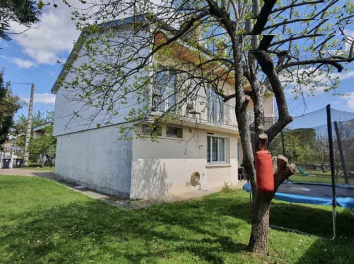 بيت في Pamiers, Occitanie 12533800