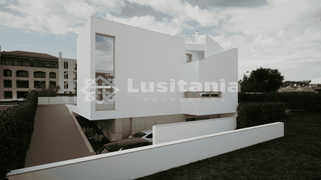 House in Quarteira, Faro 12534439