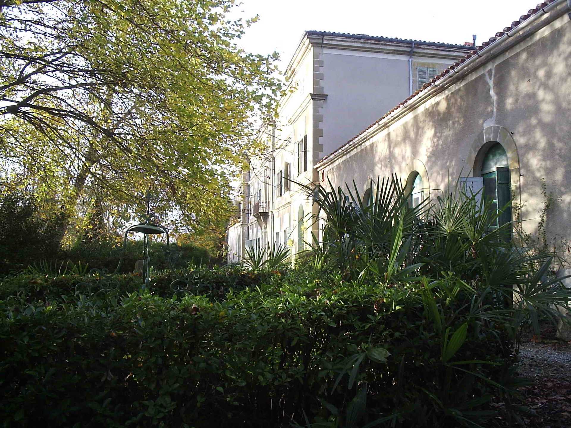 بيت في Carcassonne, Occitanie 12534443