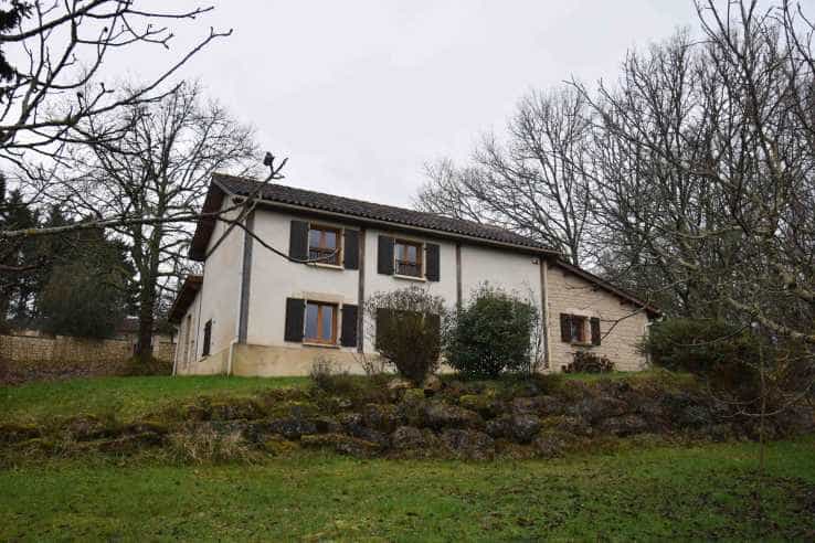 House in Monsac, Nouvelle-Aquitaine 12534476