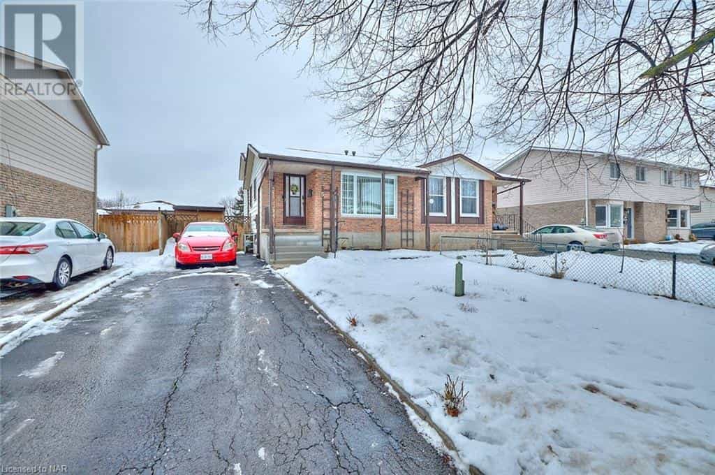 House in St. Catharines, Ontario 12534601