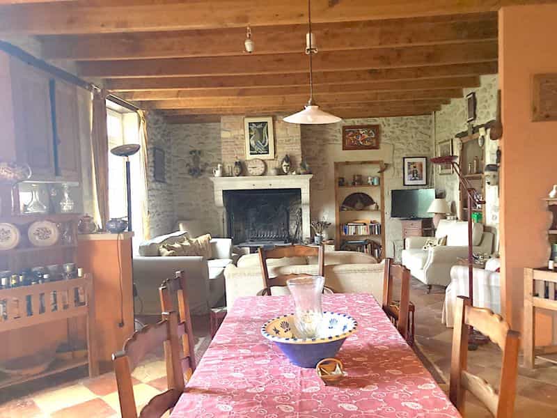 Huis in Monsegur, Nouvelle-Aquitaine 12534658