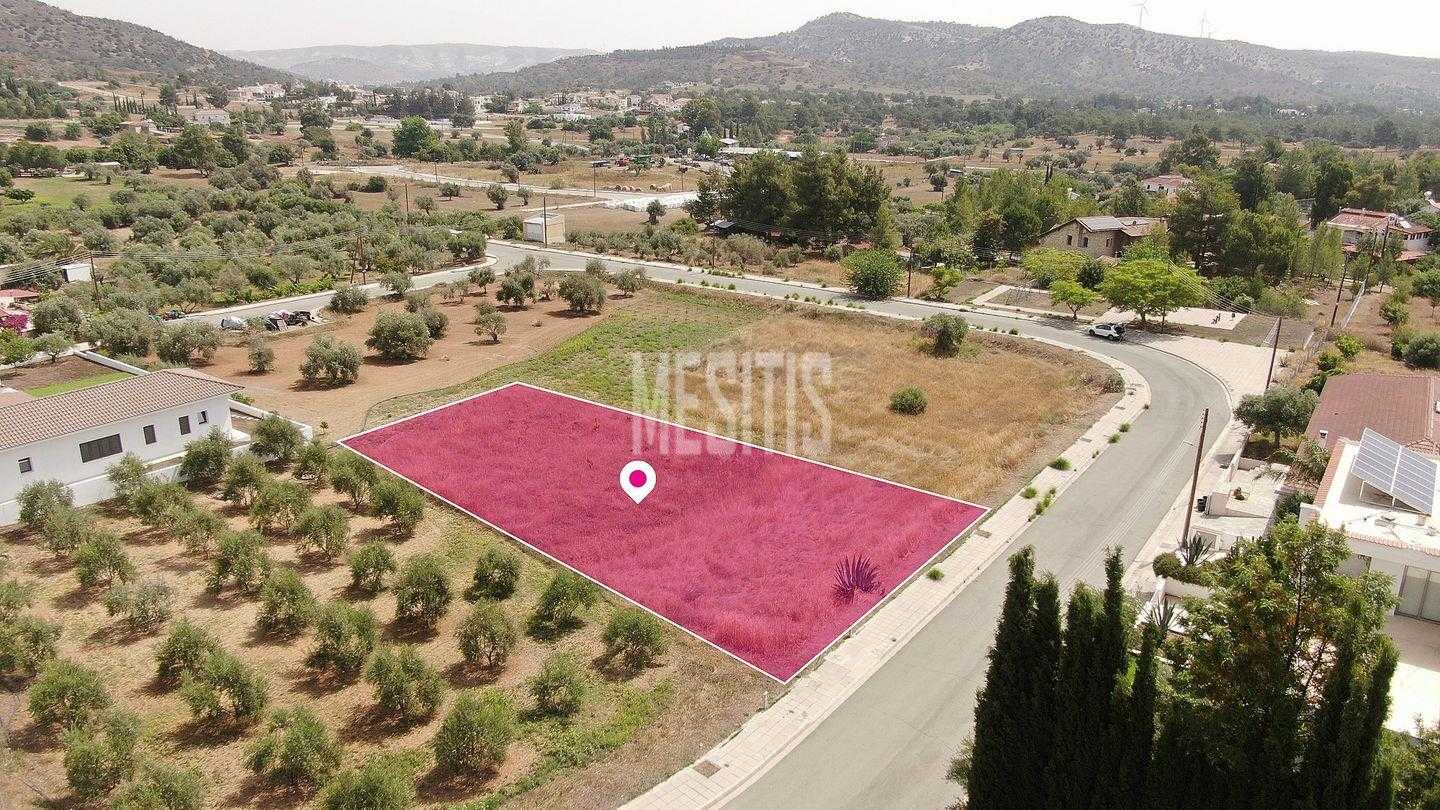 Tanah dalam Pyrga, Larnaca 12534934