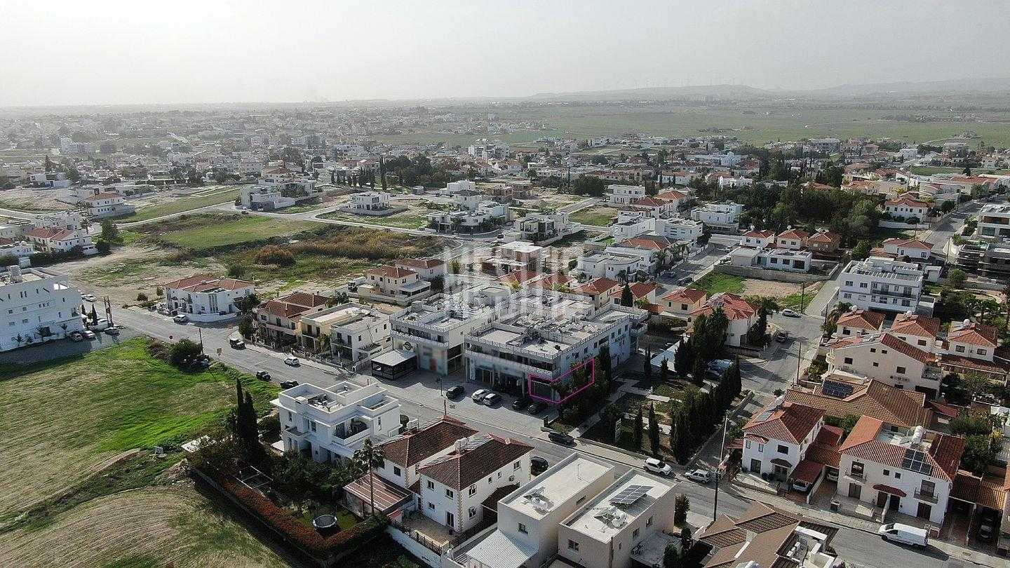 Pejabat dalam Aradippou, Larnaka 12534947